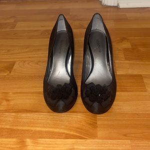Women dress shoes
